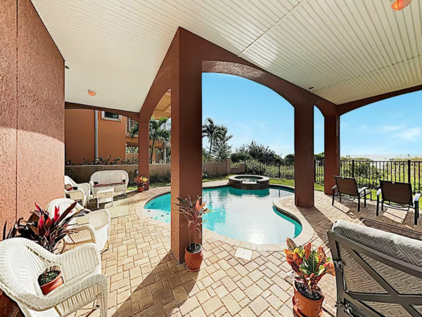 Luxury Treasure Island Vacation Home Sleeps Ten Guests